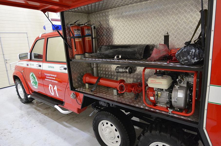УАЗ рассказал о шестиколесном пожарном пикапе 2014 года