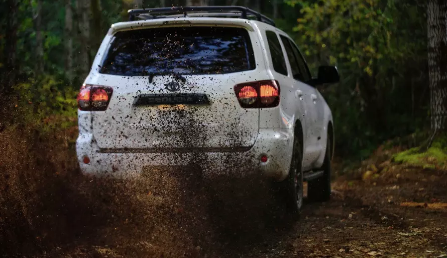 Toyota показала мощный внедорожник Sequoia TRD Pro