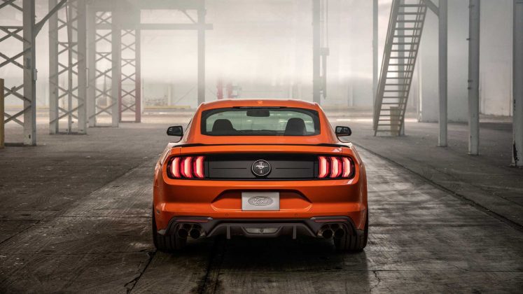 Ford представил новый Mustang 2.3L High Performance Package