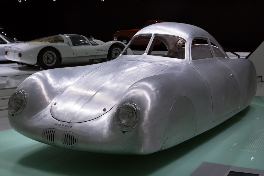 Самый старый автомобиль Porsche выставлен на аукцион за $20 млн
