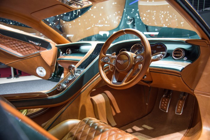 Самым красивым автомобилем в мире стал Bentley EXP10 Speed 6