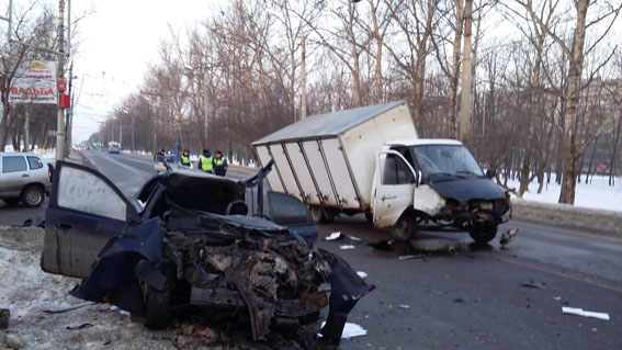 Трое погибли в жуткой автокатастрофе в Северном районе Орла