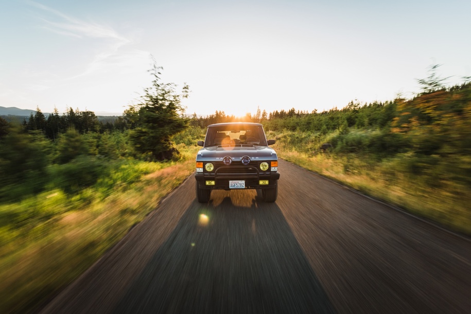 На продажу выставлен Range Rover с двигателем V12 от «семерки» BMW
