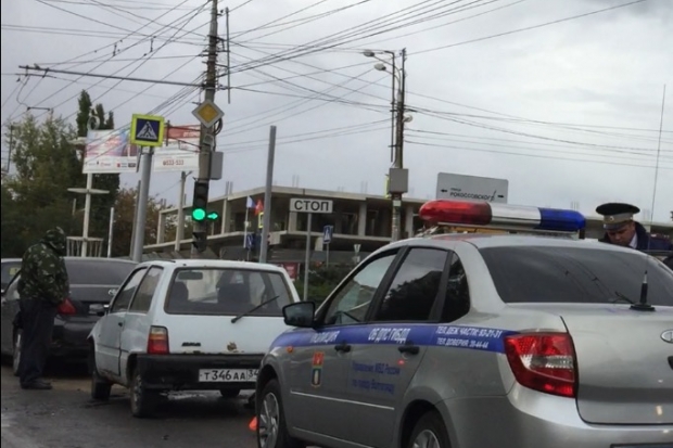 Тройное ДТП в Волгограде стало причиной пробки на проспекте Жукова
