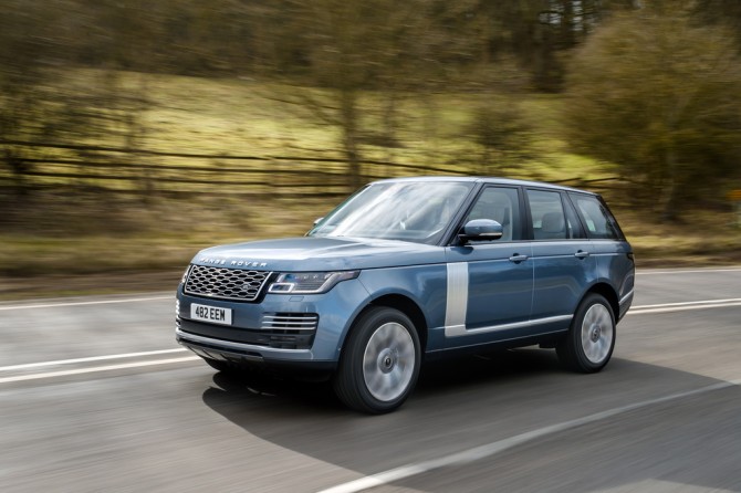 В России начались продажи новой спецсерии внедорожника Range Rover