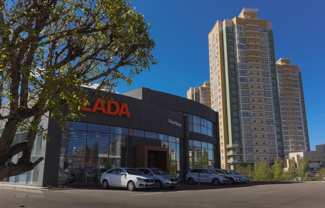«АвтоВАЗ» открыл новый дилерский центр LADA в Красноярске