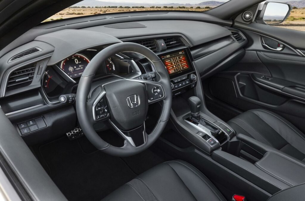 Обновлённый хэтчбек Honda Civic представлен официально