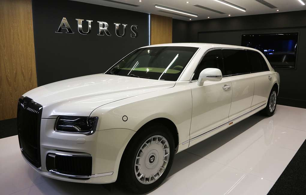 Российский лимузин Aurus показали в Абу-Даби