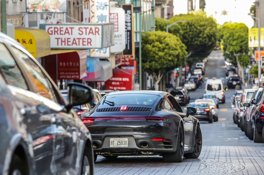 Премьера нового поколения Porsche 911 состоится в Лос-Анджелесе