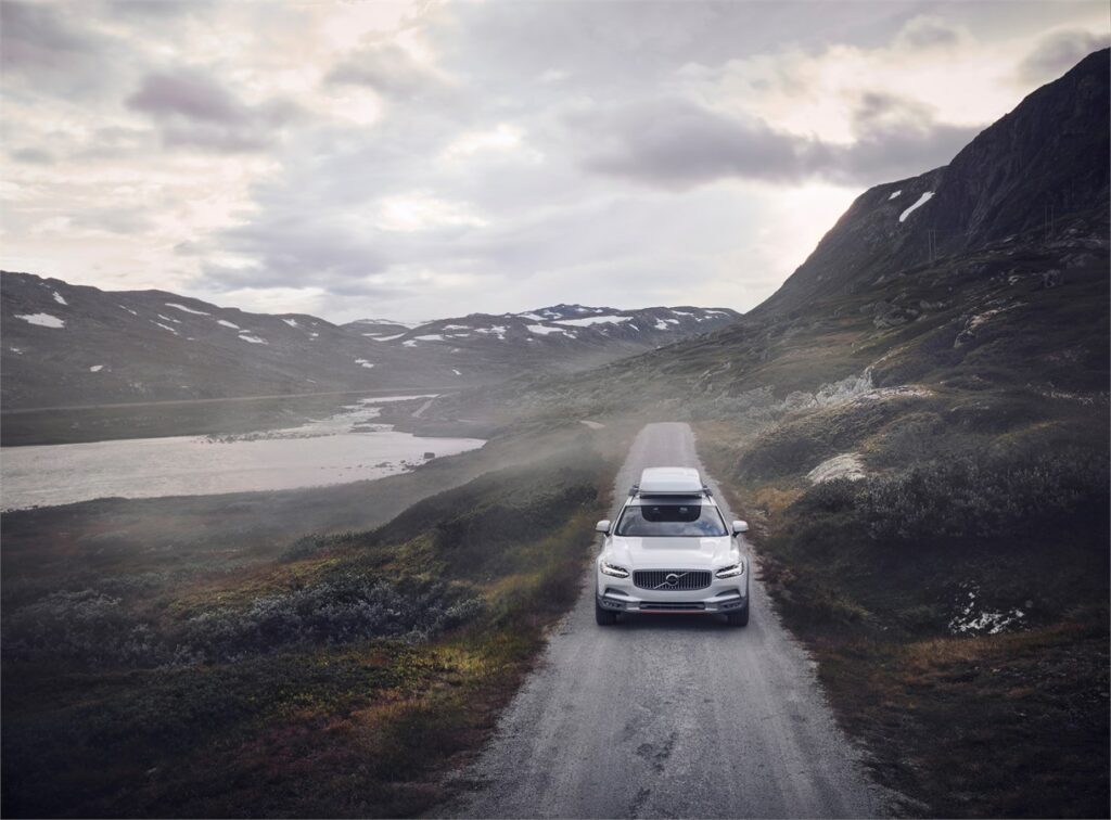Volvo в РФ везет лимитированную версию Volvo V90 Cross Country