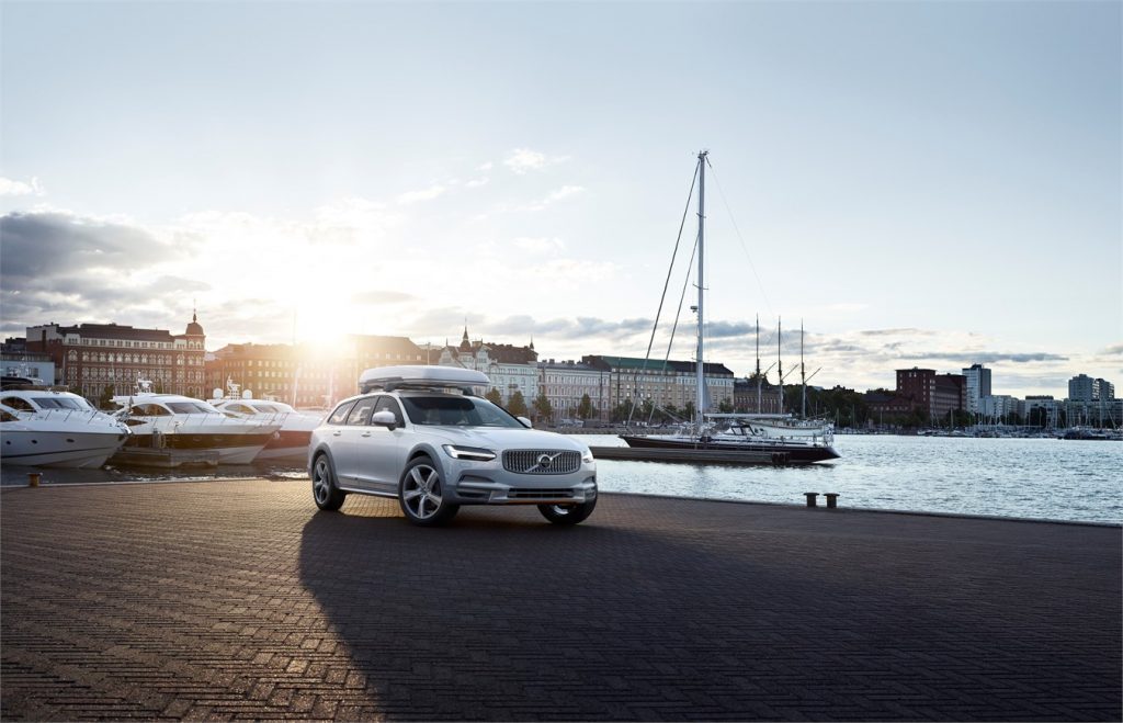 Volvo привезет в РФ спецверсию VolvoV90 Cross Country в начале 2018 года