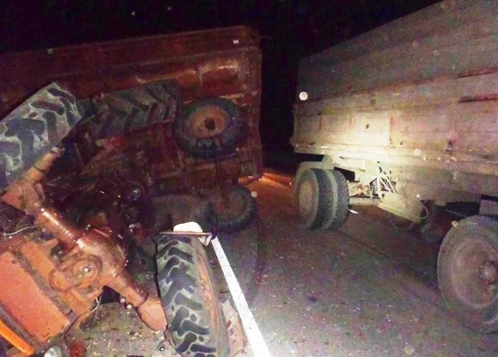 Два человека пострадали в ДТП трактора и «КамАЗа» в Липецкой области