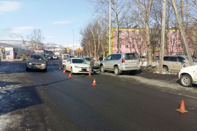 17-летнего студента в Елизово сбила автоледи на Subaru Impreza