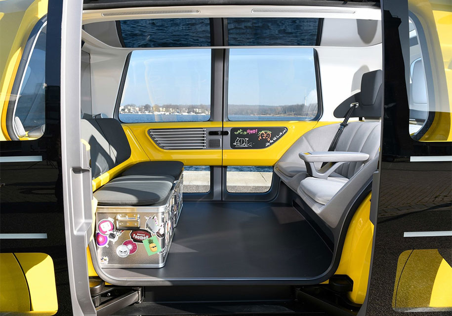 Прототип Volkswagen без руля и педалей стал школьным автобусом