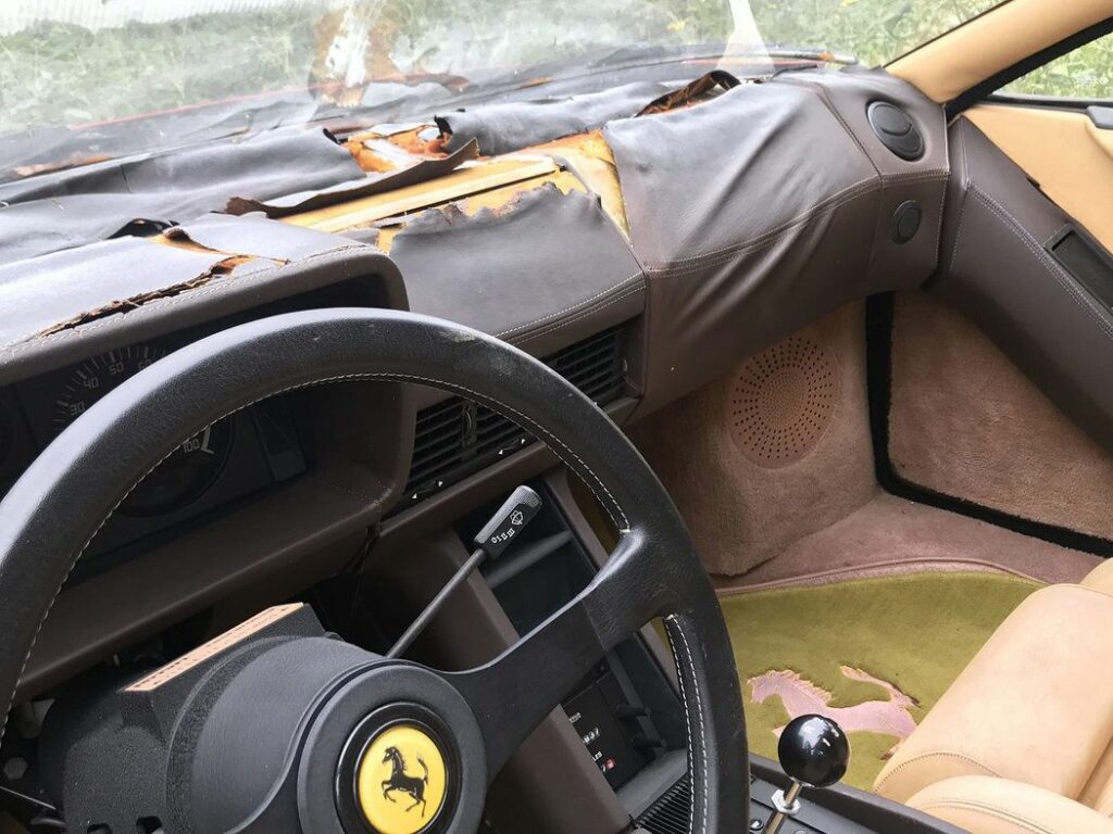 В США найдена брошенная в поле коллекция моделей Ferrari