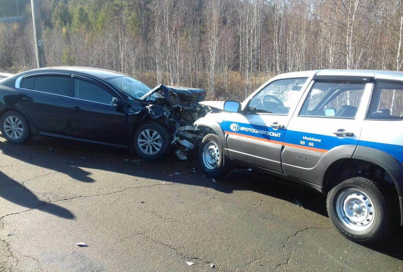 Водитель «Нивы» погиб в ДТП с Renault на Байкальском тракте