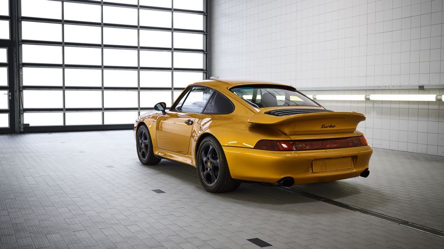 Компания Porsche представила особое купе Porsche 911 Project Gold‍