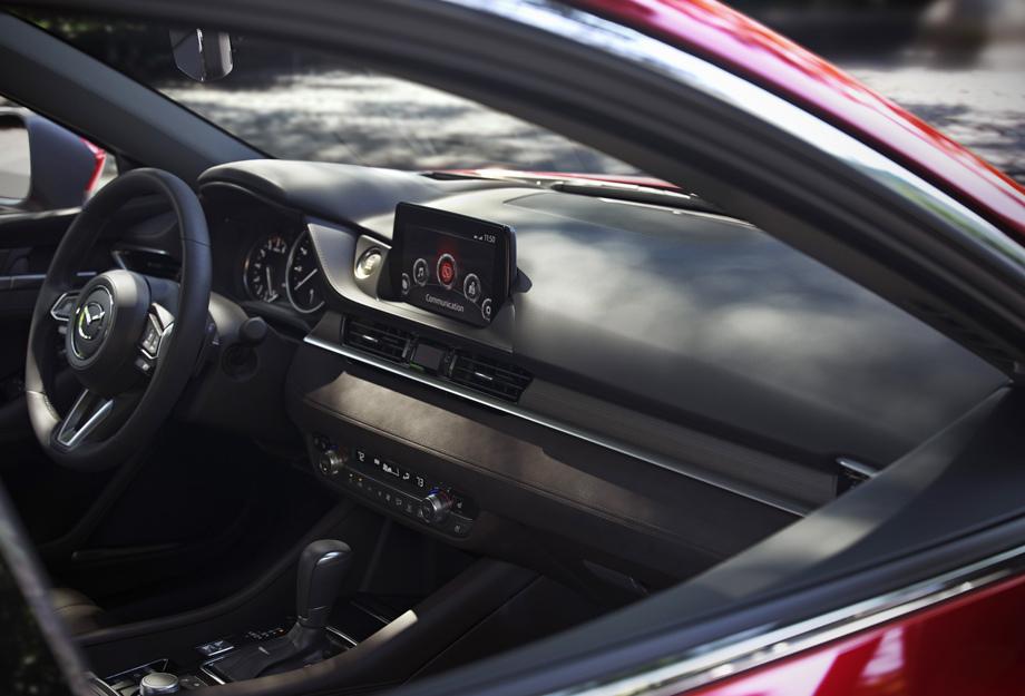 Появились первые фотографии седана Mazda 6 2018 модельного года