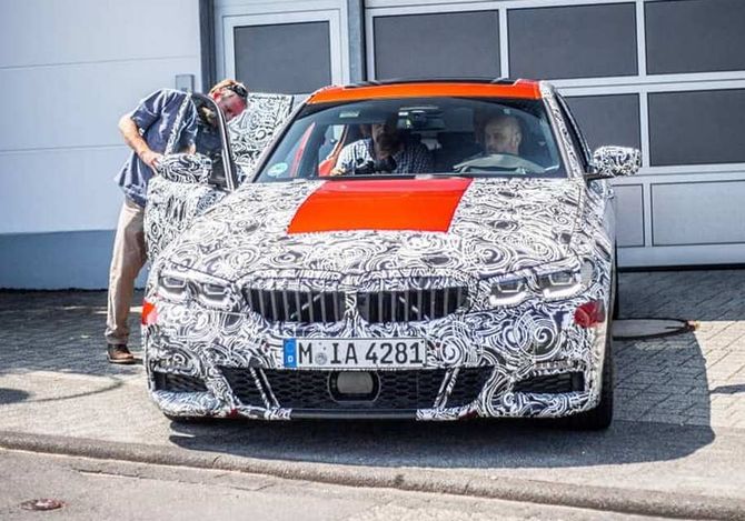 Новый седан BMW 3-Series уже заметили на тестах