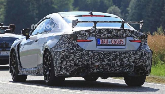 Lexus вывела на тесты в Германии «заряженное» купе Lexus RC F GT