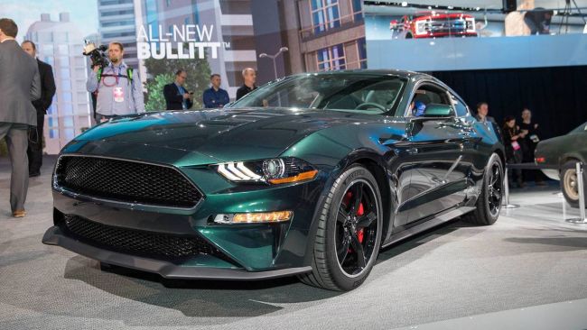 Ford Mustang Bullitt 2019 представили в новом цвете Shadow Black