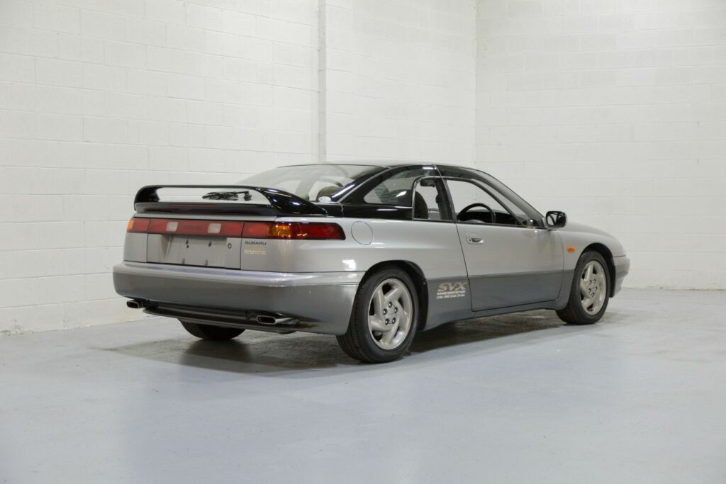 Житель США выставил на продажу редкую Subaru SVX за 10 000 долларов