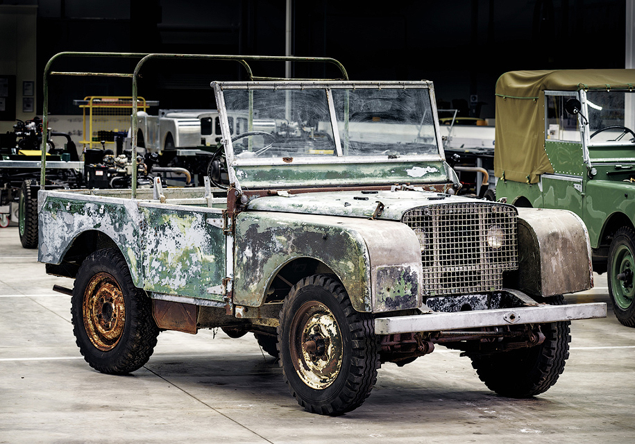 Самый первый Land Rover случайно нашли в заброшенном саду завода