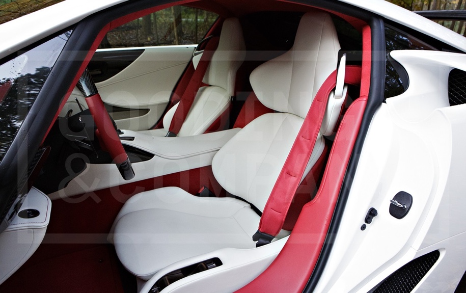 Уникальный суперкар Lexus LFA без пробега продадут на аукционе‍