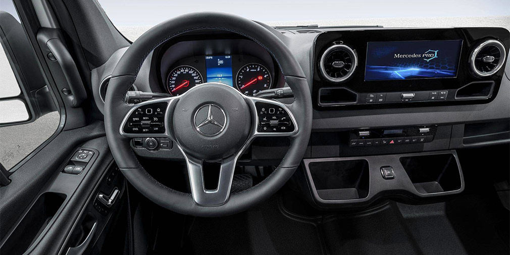 Компания Mercedes рассекретила салон нового поколения Sprinter