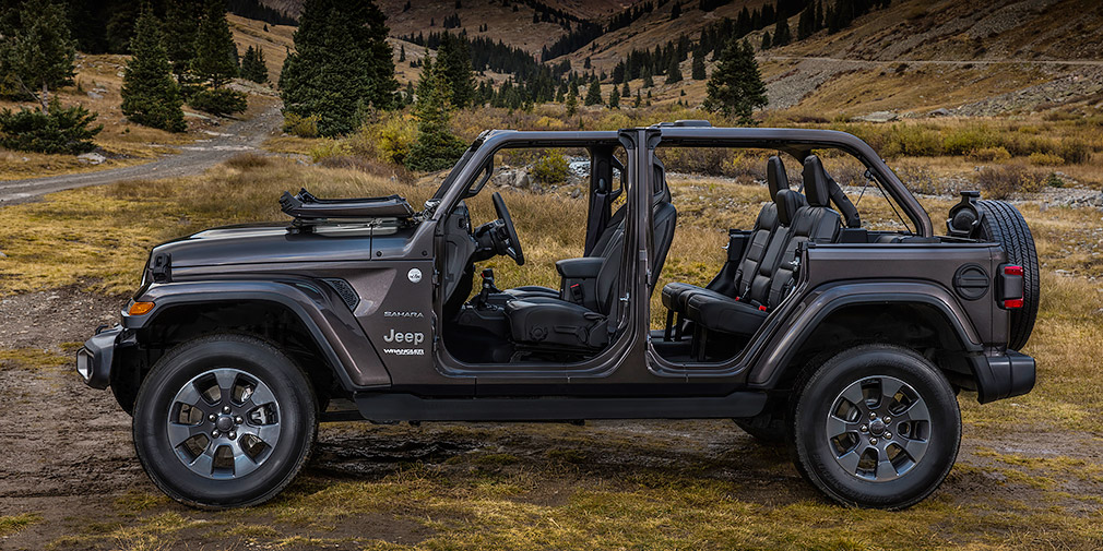 Объявлены рублевые цены на новый внедорожник Jeep Wrangler‍