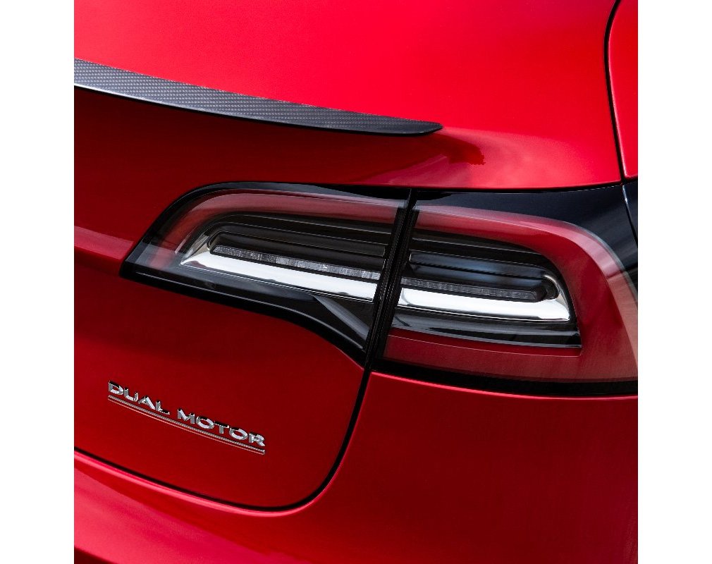 Tesla анонсировала дебют новой версии седана Model 3‍ Performance