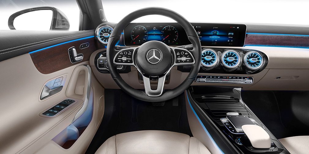 Седан Mercedes-Benz A-Class оценили в России в 1,8 млн рублей