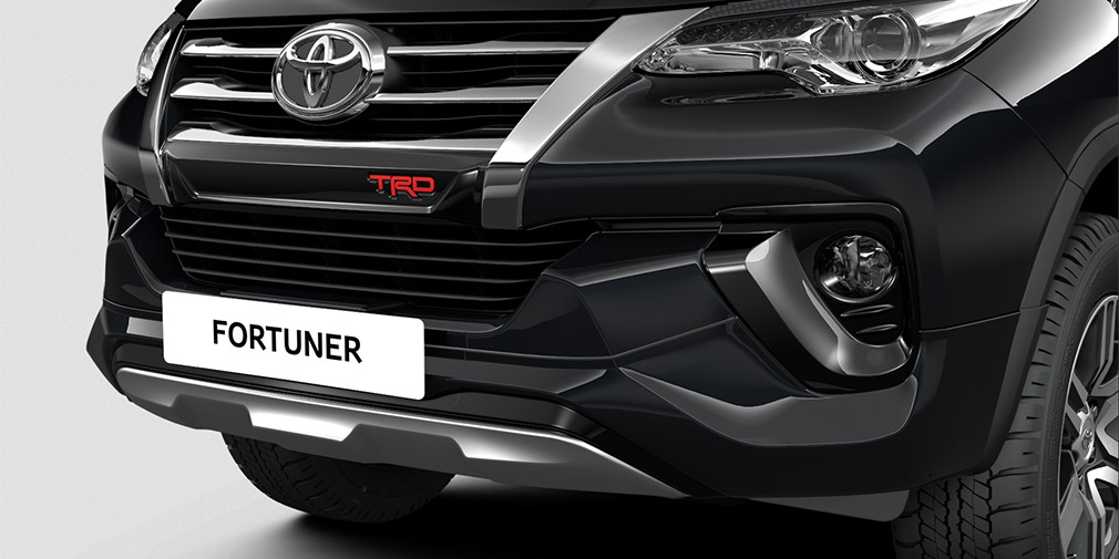 Кроссовер Toyota Fortuner в TRD-версии стал доступен для заказа в РФ