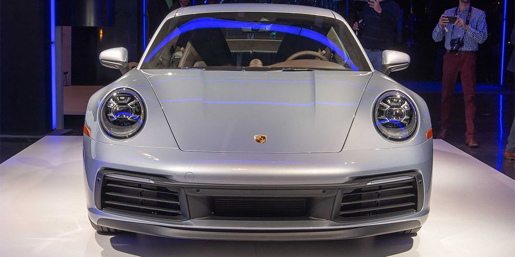 Porsche представила новую версию спорткара Porsche 911