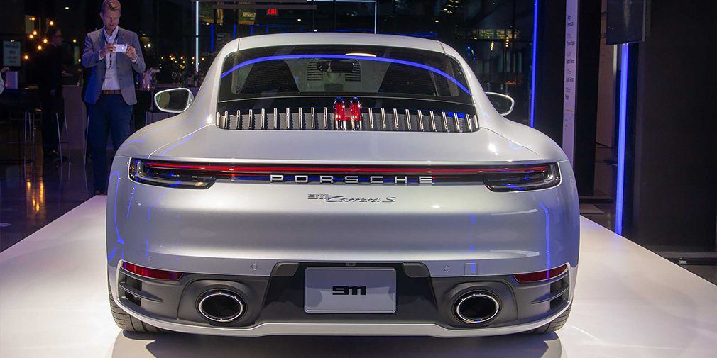 Porsche представила новую версию спорткара Porsche 911