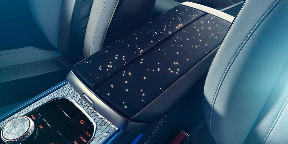 BMW представила купе BMW M850i с кусочками метеорита
