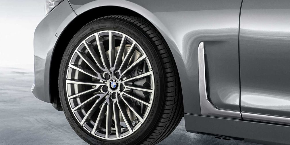 Представлен обновленный флагманский седан BMW 7-Series