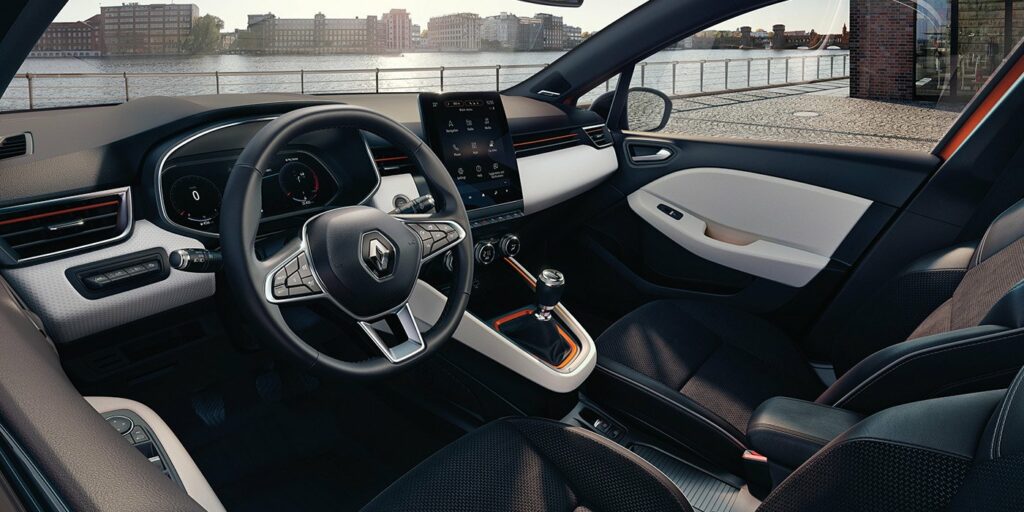 Renault показал салон нового Clio