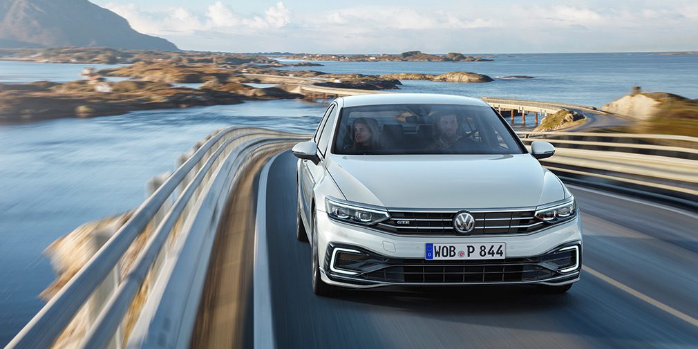 Компания Volkswagen представила обновленный Passat