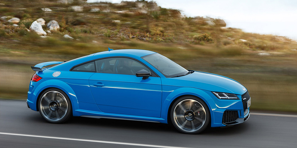 Audi представила слегка обновленные купе и родстер Audi TT RS
