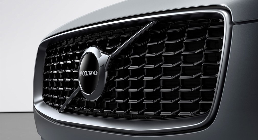 Volvo рассекретила обновленный кроссовер Volvo XC90