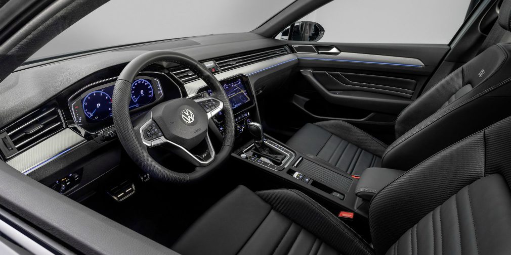 Volkswagen представил обновленный VW Passat Variant R-Line Edition