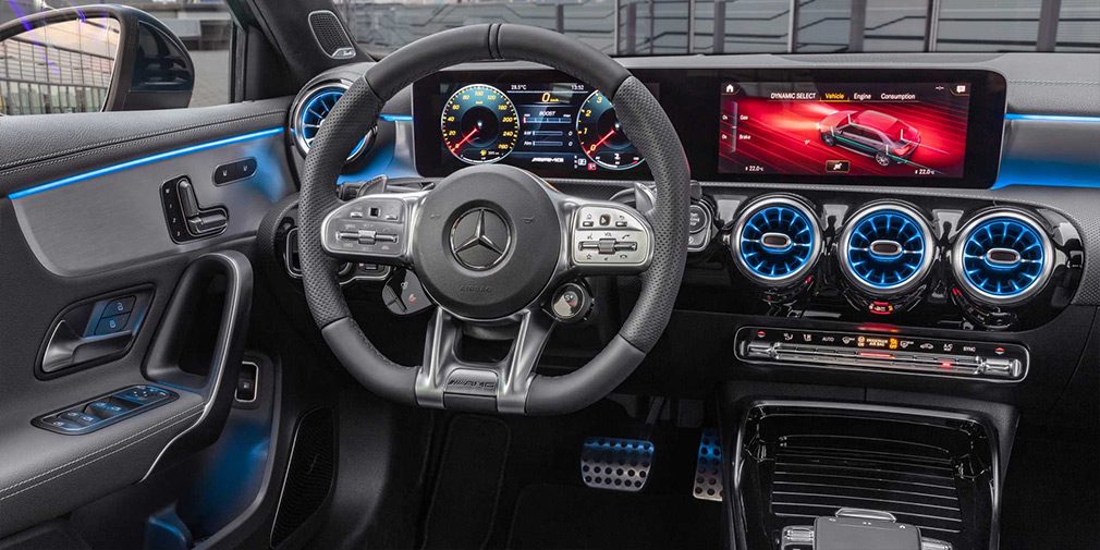 Представлен «заряженный» седан Mercedes-AMG A35