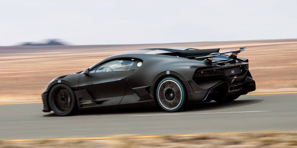 Гиперкару Bugatti Divo провели экстремальные испытания в пустыне