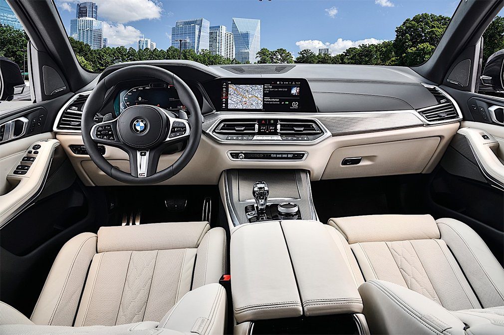 BMW представила новые версии кроссоверов BMW X5 и X7