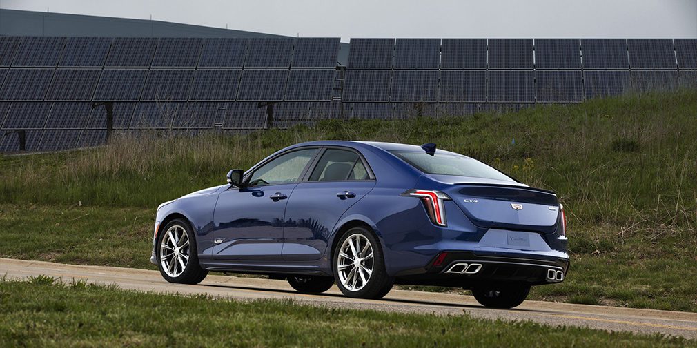 Cadillac презентовал высокопроизводительные седаны CT4-V и CT5-V