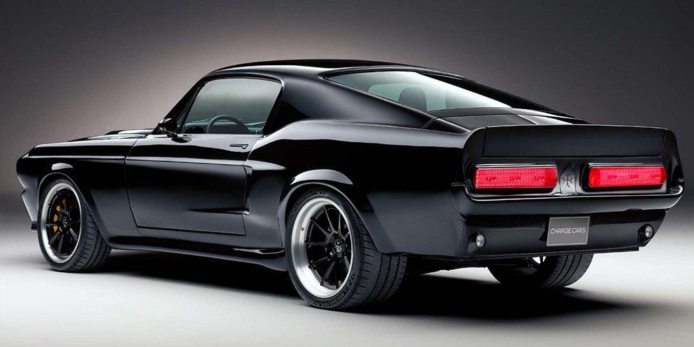 Классический Ford Mustang превратили в электромобиль