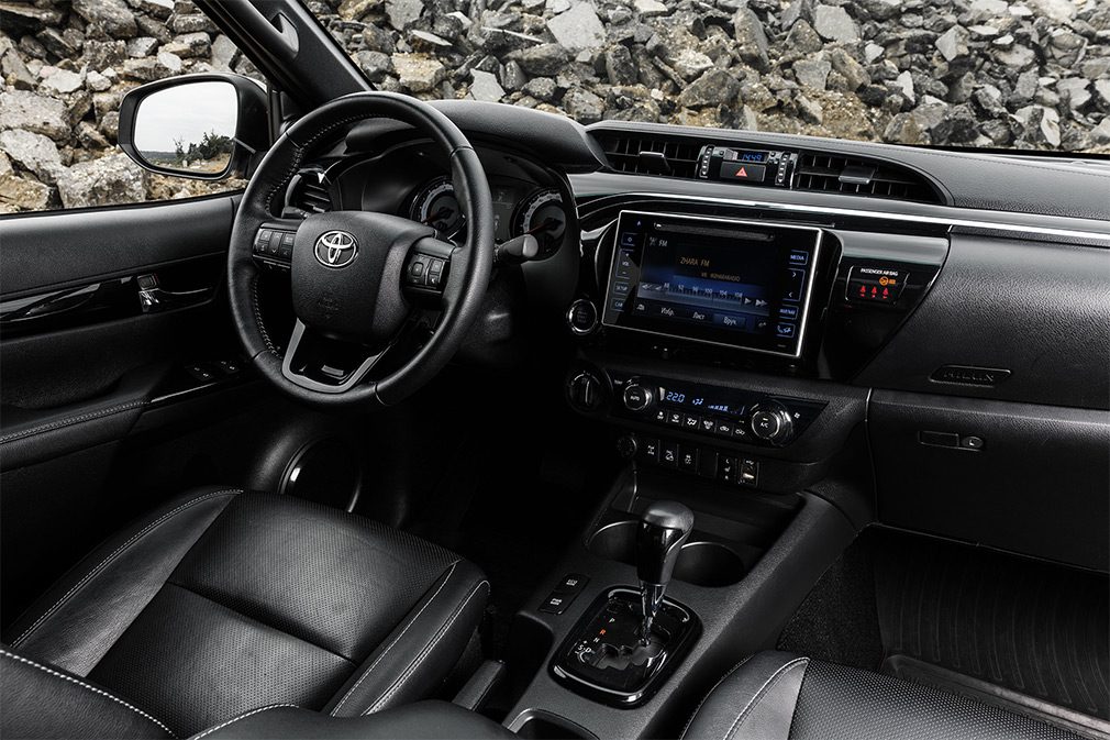 Toyota представила новую топовую версию пикапа Toyota Hilux