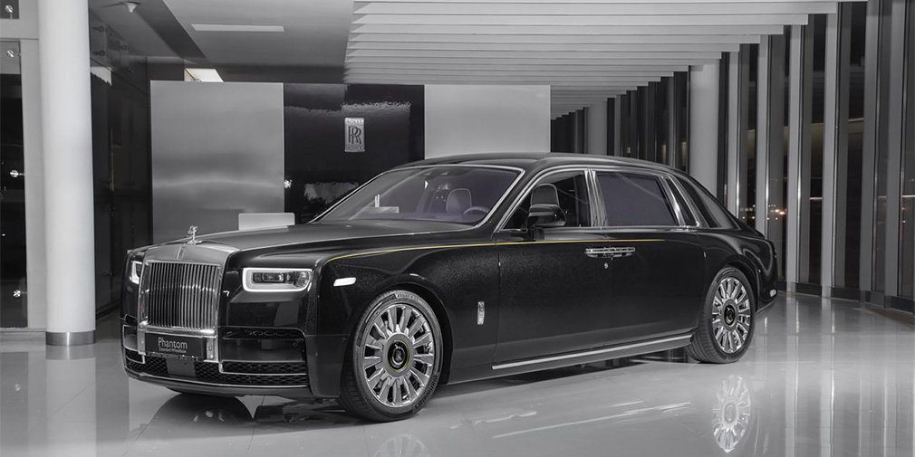 Rolls-Royce Phantom с фрагментом метеорита приехал в Россию