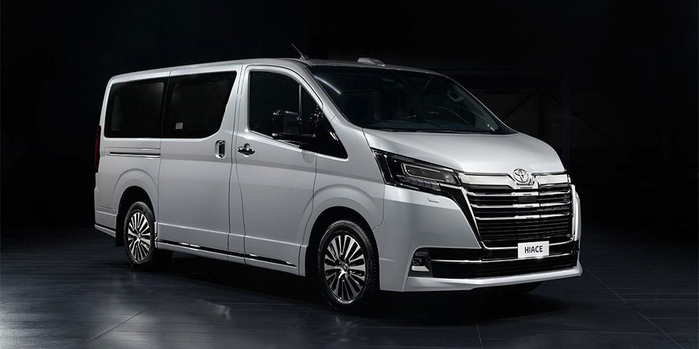 VIP-минивэн Toyota Hiace появился в продаже в России